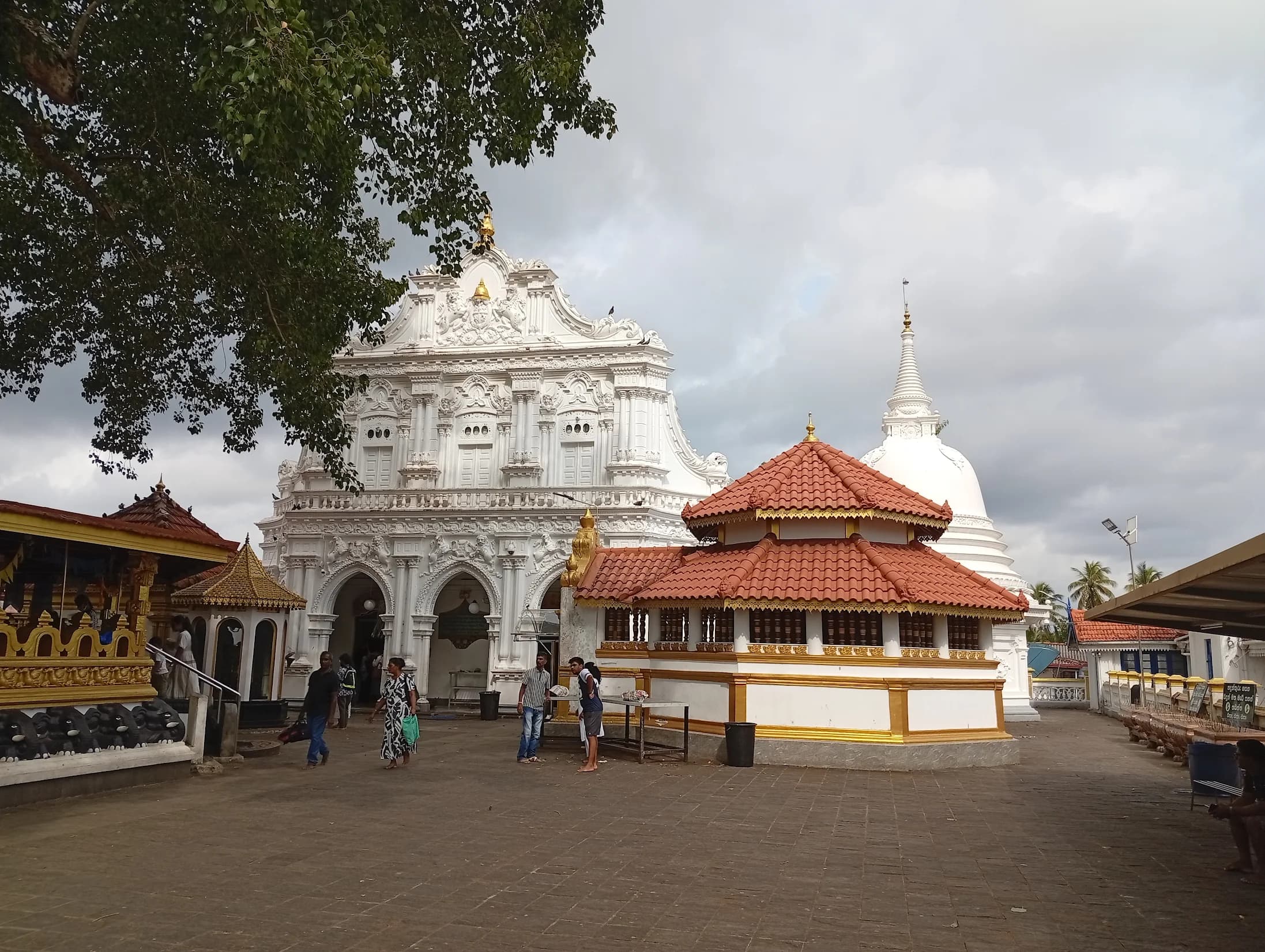 Ancient Buddha statue inside Kande Viharaya Image House
