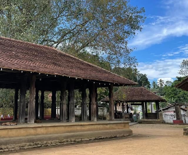 Embekke Devalaya showing detailed wooden pillar carvings