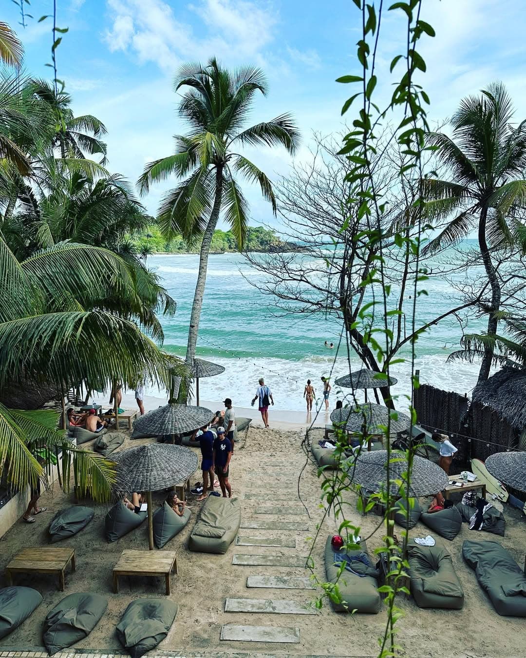 Hirikatiya-Cafes-Res