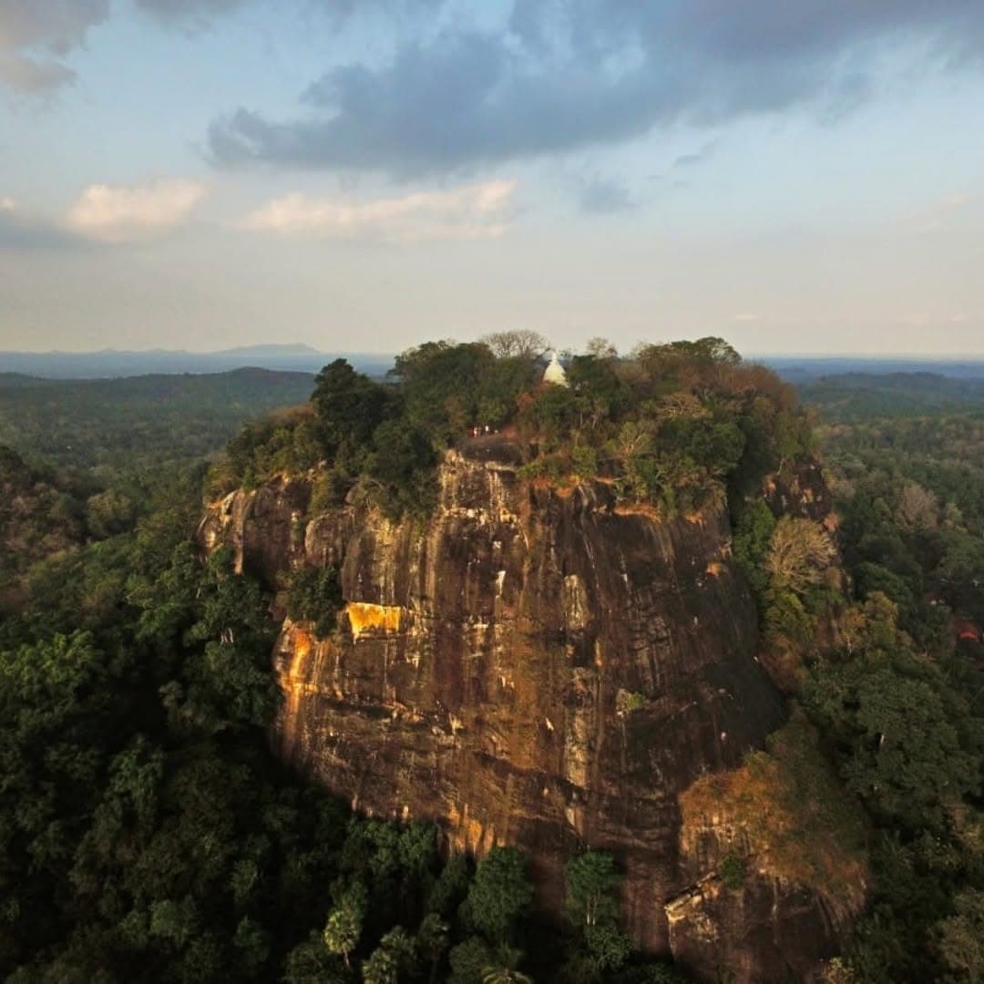 Mulkirigala Rajamaha Viharaya with its serene environment