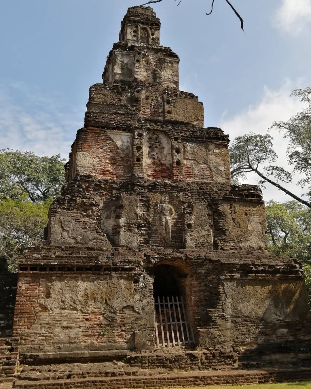 Seven-story pyramid structure of Sathmahal Prasada